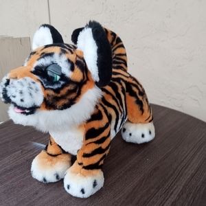 fur real roarin "tyler" the playful tiger
